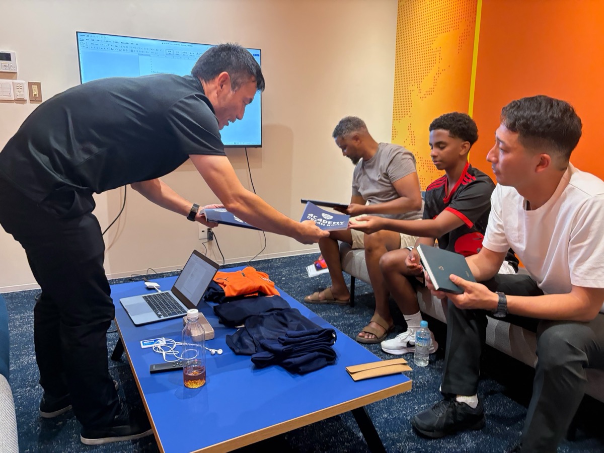 Tour briefing room session with international players and staff